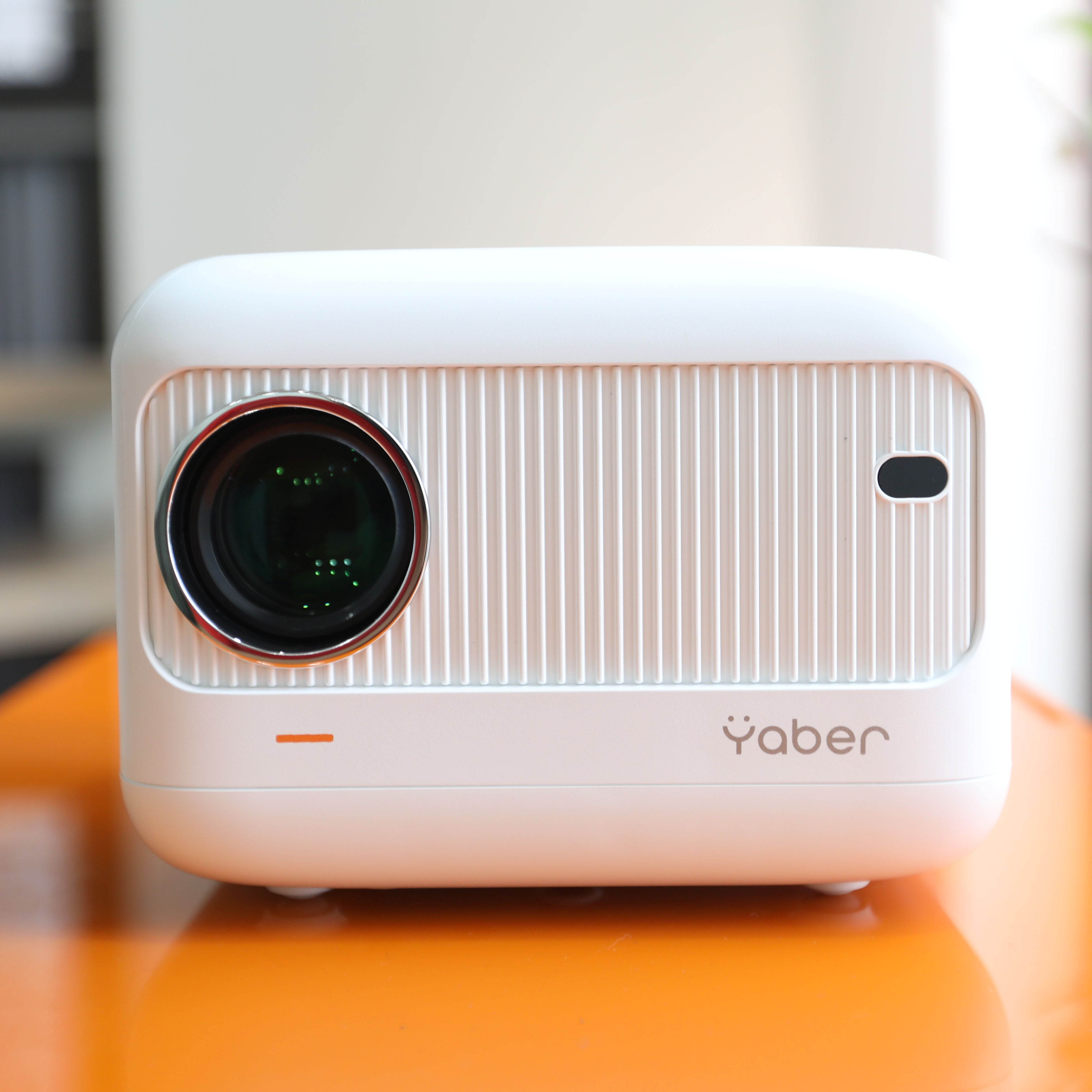 Máy Chiếu Mini - Rạp Phim Di Động Ngay Tại Nhà